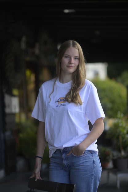 Retro-inspired white short sleeve shirt 2025